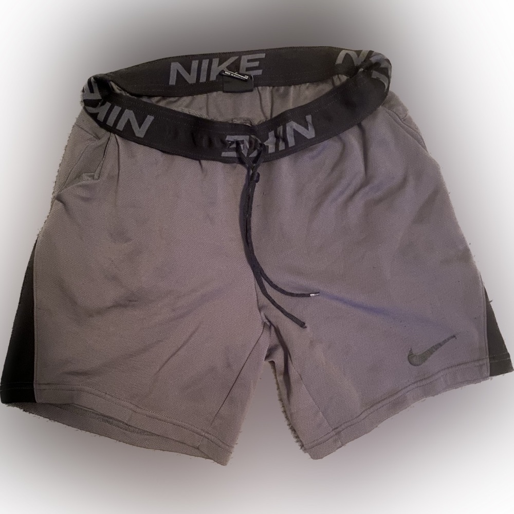 Nike shorts size small